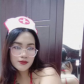 Curvy-girl escort in Doha offers Experiencia de Novia (GFE)
 services