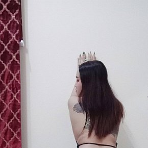 Curvy-girl escort in Doha offers Experiencia de Novia (GFE)
 services