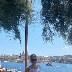 Arianna Piccolina escort in Hamburg offers Sesso in posizioni diverse services