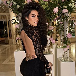 SophieLuxe Super Gros Seins escort in London offers Pipe sans capote et jouir services