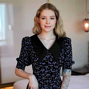 Amelita All Natural
 escort in Riyadh offers Girlfriend Experience (GFE) services