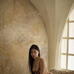 Lisa escort in Bangkok offers Pornostar Experience (PSE) services