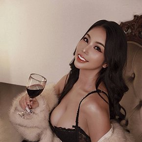 Leila performs Brincar com vibrador/Brinquedos, escort in Bangkok