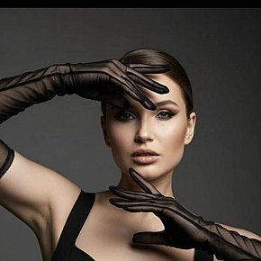 Masseuse-Kate Sin Operar escort in Milan offers Venida en el cuerpo (COB)
 services