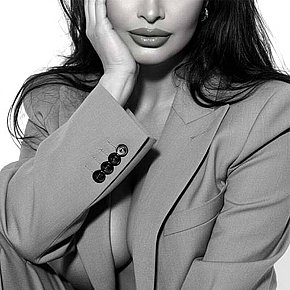 Amy Completamente Natural escort in Dubai offers Experiência com garotas (GFE) services