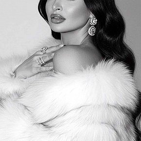 Amy Completamente Natural escort in Dubai offers Experiência com garotas (GFE) services