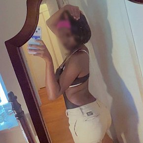 Kinky-bae escort in Kampala offers Extraball services