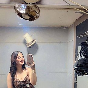 Ishita escort in  offers Beijar services