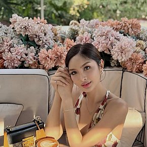 Anna escort in Manila offers Web cam services