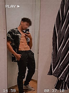 Zenin Vip Escort escort in  offers Besar
 services