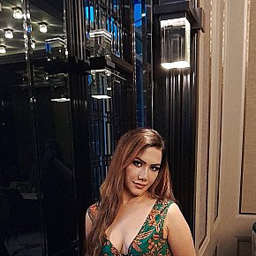 Aziza Vip Escort escort in Kuala Lumpur offers Kissing if good chemistry services