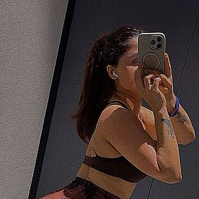 Nisha Ragazza Fitness escort in Dubai offers Feticismo Piedi services