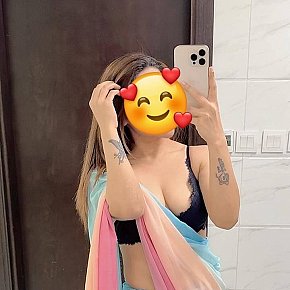 Nisha Ragazza Fitness escort in Dubai offers Feticismo Piedi services