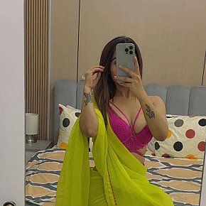 Nisha Ragazza Fitness escort in Dubai offers Feticismo Piedi services