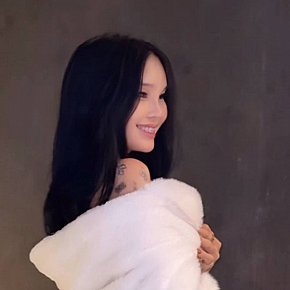 Kimyamite escort in Makati offers Experiencia de Novia (GFE)
 services