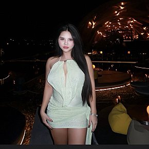 Senlana escort in Jeddah offers Girlfriend Experience (GFE) services