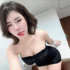 Tina escort in Singapore City offers Massaggio sensuale su tutto il corpo services