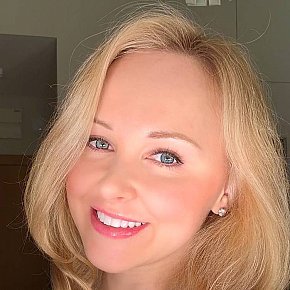 Fantasie Occasional
 escort in London offers Handjob services