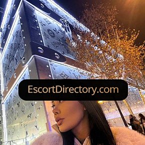 Suzuky Großer Busen escort in Edinburgh offers 69 Position services