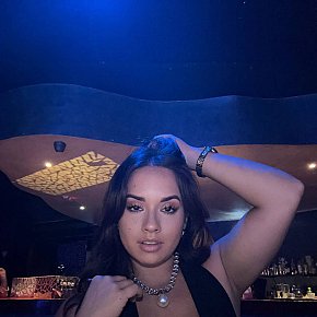 Cara Pequeña Y Delgada escort in London offers Experiencia de Novia (GFE)
 services