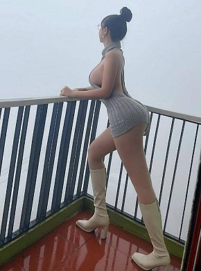 Xuka-204 escort in Manila offers In den Mund spritzen services