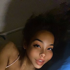 Beatrix Completamente Natural escort in 
