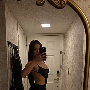 Olivia Vip Escort escort in Bangkok offers Experiência com garotas (GFE) services