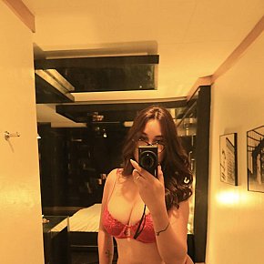 Kat-Nasser escort in  offers Sărut Franţuzesc services