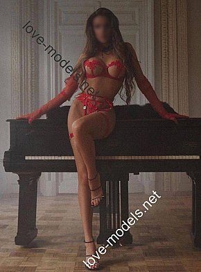 Adriana escort in Kiev offers Disfraces/uniformes services