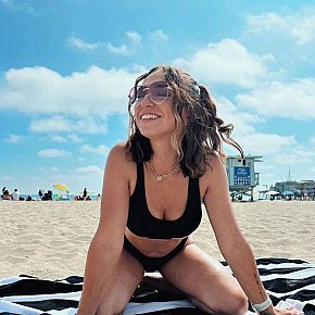 Linda All Natural
 escort in Dubai offers Cum on Face services