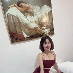 Xi-Xi escort in Singapore City offers Shower  services