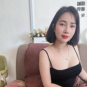 Xi-Xi escort in Singapore City offers Shower  services