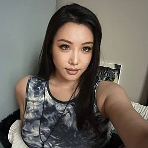 Daisy escort in Manama offers Erotic massage services