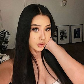 Daisy escort in Manama offers Erotic massage services