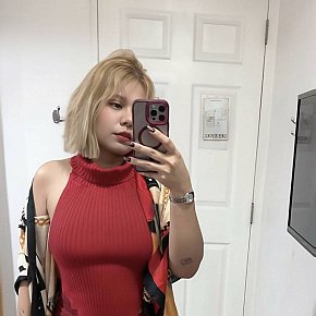 Ellie-Jane-Medusa escort in Manila offers Web cam services