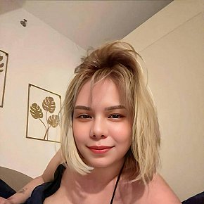 Ellie-Jane-Medusa escort in Manila offers Web cam services