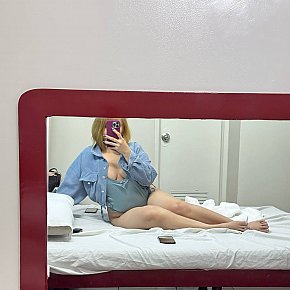 Ellie-Jane-Medusa escort in Manila offers Web cam services