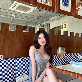 Nhi-NA Colegiala escort in Abu Dhabi offers Fetiche de pies
 services