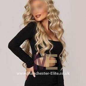 Charlotte escort in Manchester offers Girlfriend Experience (GFE) services