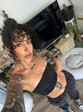 Roxanne escort in  offers Finalizare pe Corp(COB) services