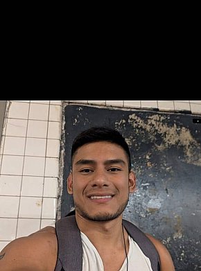 Alberto All Natural
 escort in Johannesburg offers Intimate massage services