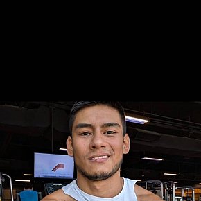 Alberto All Natural
 escort in Johannesburg offers Intimate massage services