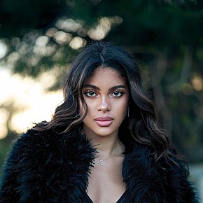 Melissa Vip Escort escort in London offers Girlfriend Experience (GFE) services