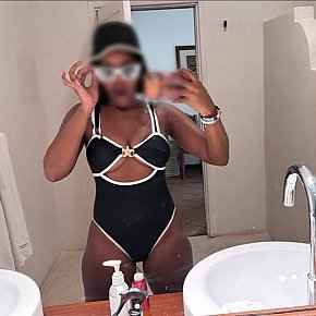Lindahh escort in Kampala offers Masturbationsspiele services
