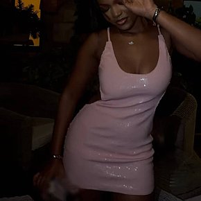 Lindahh escort in Kampala offers Tantra services