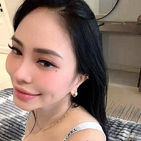 Sofia escort in Abu Dhabi offers Massaggio erotico services