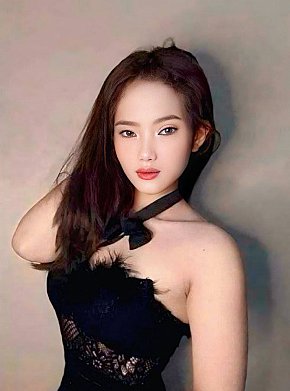 Rose-real-beauty Model /Ex-model
 escort in Manila offers French Kissing services