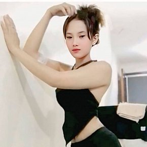 Rose-real-beauty Model /Ex-model
 escort in Manila offers French Kissing services