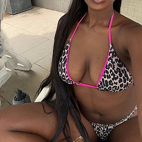 Hot girl in Kampala offers dildo play/toys