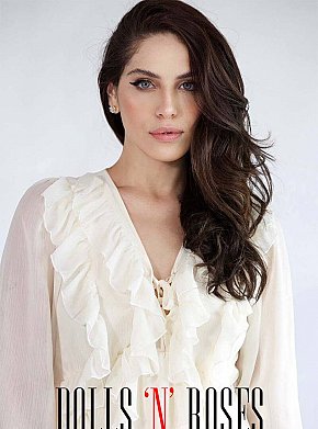 Vicky All Natural
 escort in London offers Girlfriend Experience (GFE) services